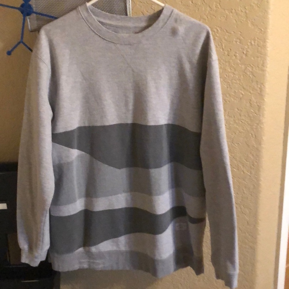 Long sleeve CrewNeck! never worn!